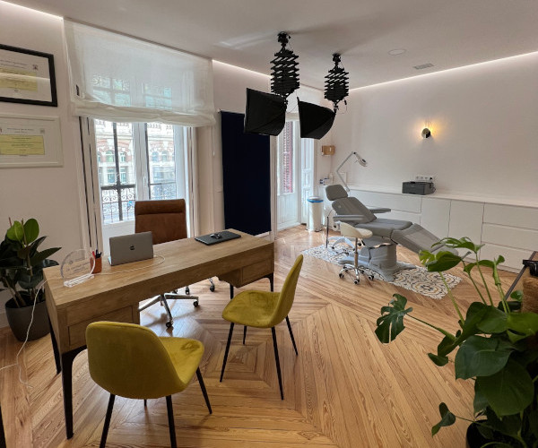 Consulta del Dr. Gustavo Sordo en Calle Alberto Aguilera, Madrid